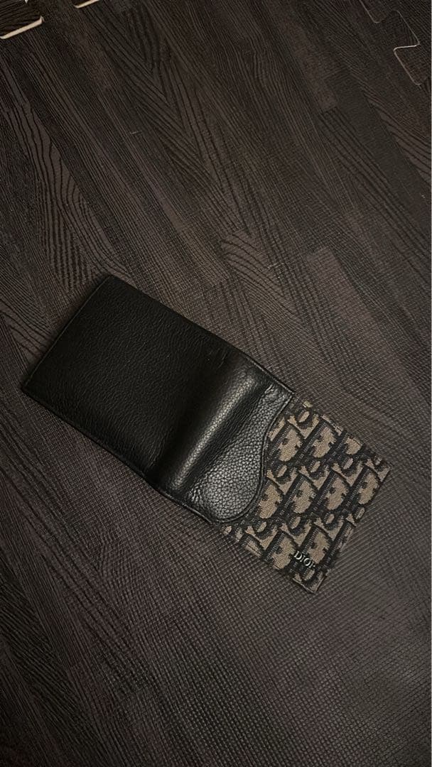 (七転び家主） Dior 二つ折り財布
