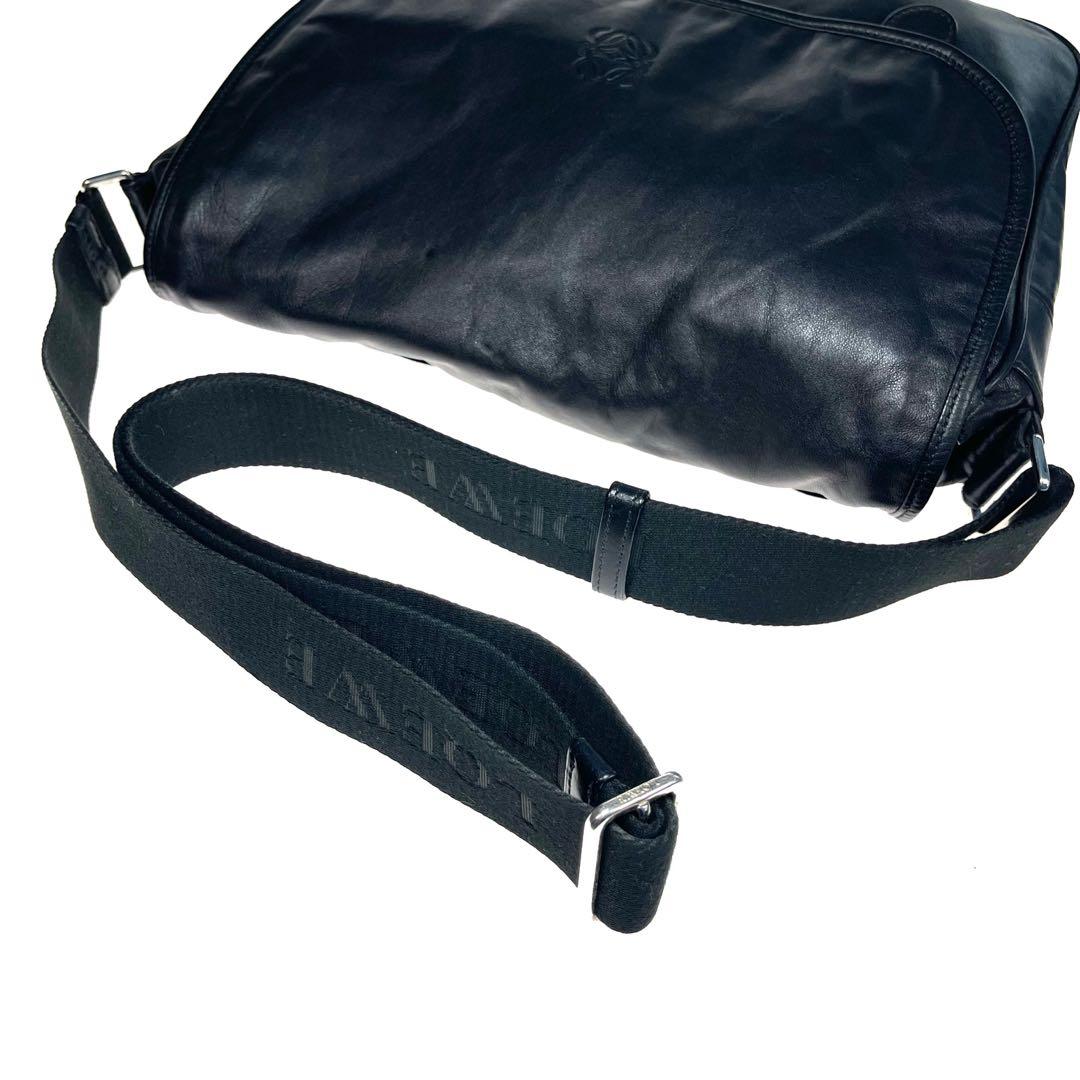 LOEWE アナグラム ナッパレザー ショルダーバッグ a704