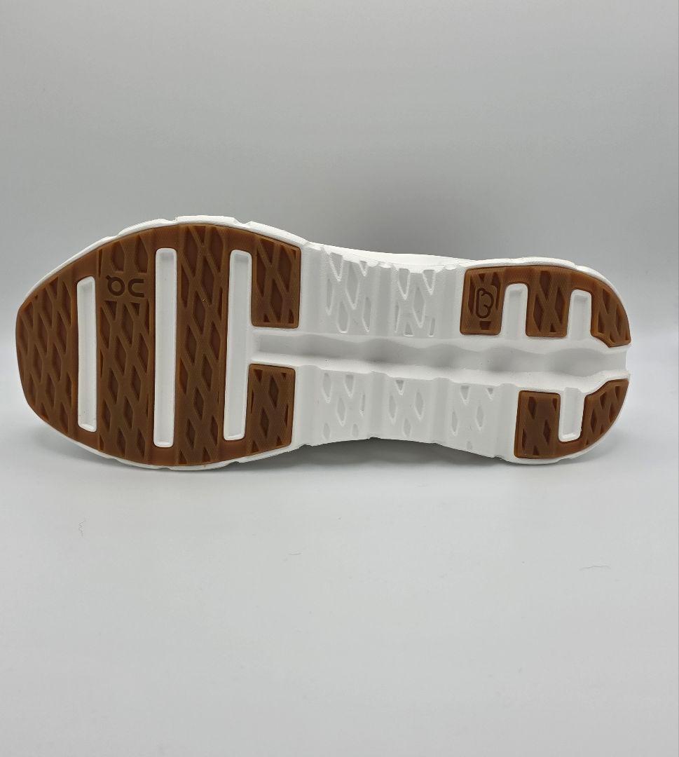 On ランニングシューズ ホワイト/バーガンディ