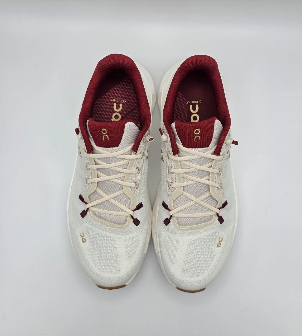 On ランニングシューズ ホワイト/バーガンディ