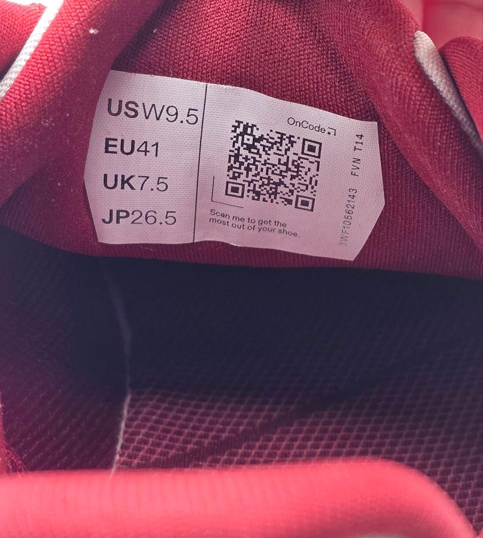 On ランニングシューズ ホワイト/バーガンディ