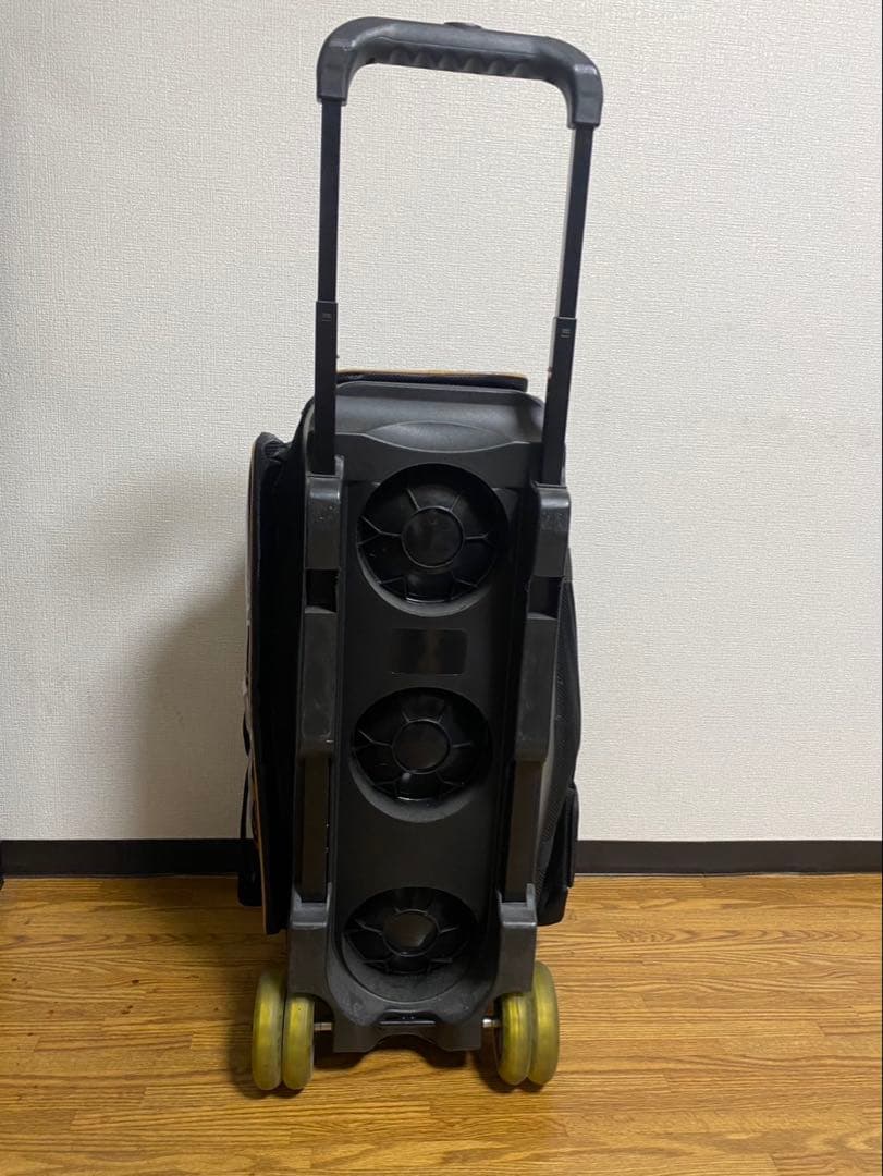 DV8 3個入りカードバッグ