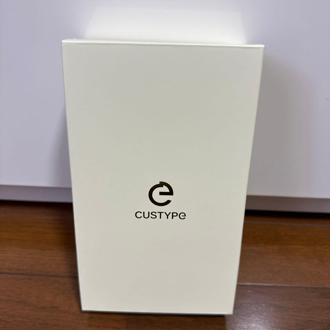 ★新品★CUSTYPE チェーンストラップ付きスマホケースiPhone16pro