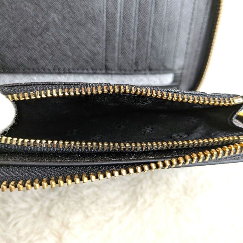 ✨️未使用✨️　トリーバーチ エマーソン ミディアム ラウンドジップ ミニ財布