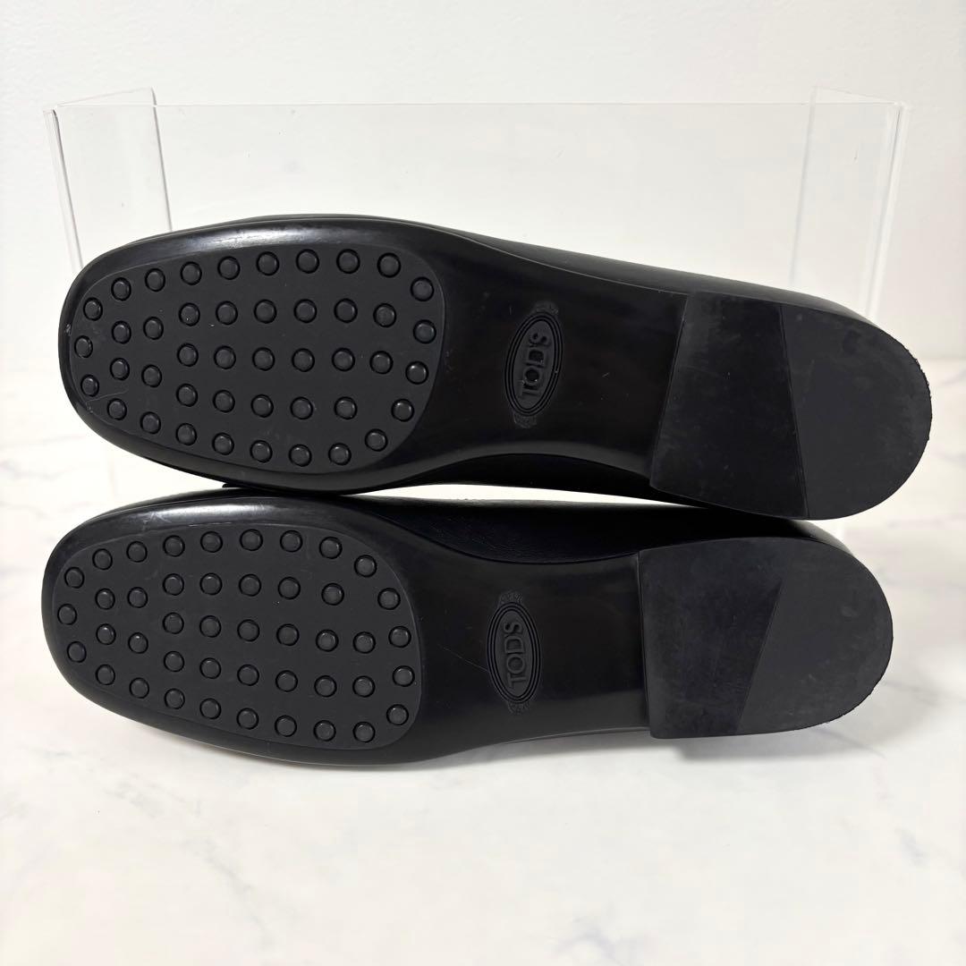 極美品 トッズ 35.5 メタルチェーン スクエアトゥ フラットシューズ 黒金