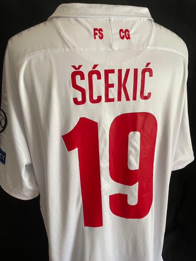 モンテネグロ代表ユニフォーム