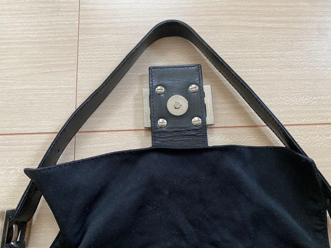 FENDI フェンディ　マンマバケット　ショルダーバッグ