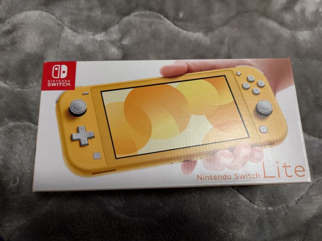 Nintendo Switch Light イエロー 充電器 箱付き