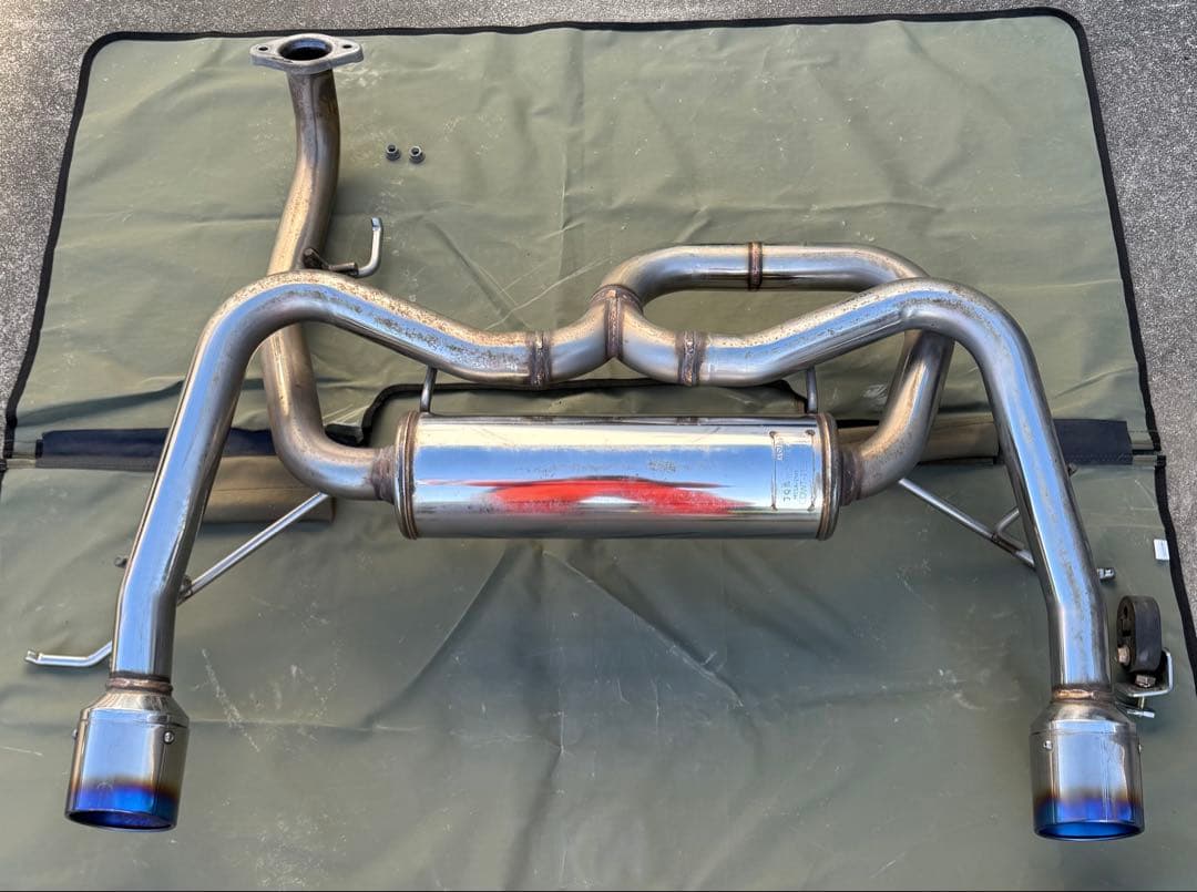 ヤリス ハイブリッド 2WD専用 デュアルマフラー ロッソモデロ