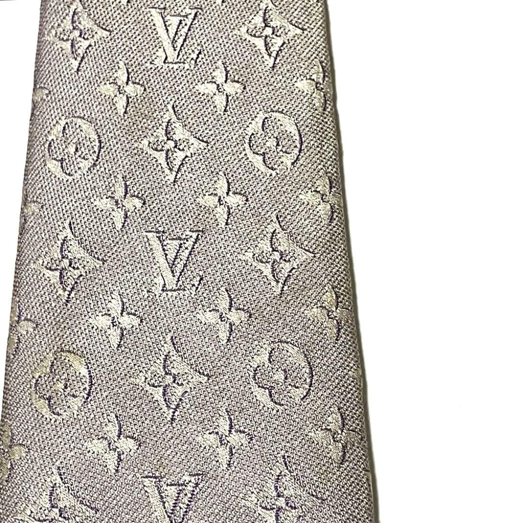 LOUIS VUITTON ルイヴィトン ネクタイ メンズ シルバー 光沢 LV