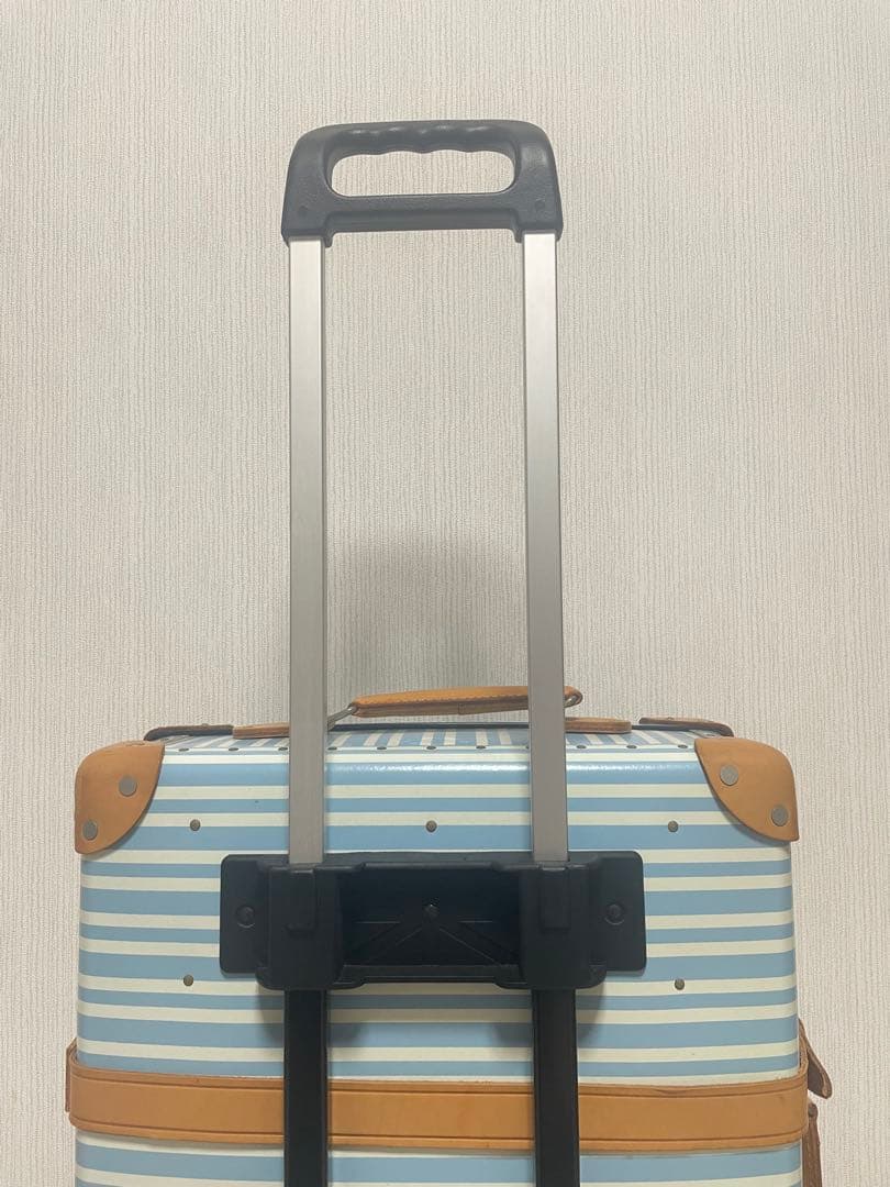 グローブトロッター　アズール　スーツケース　21インチ　キャリー　水色ストライプ