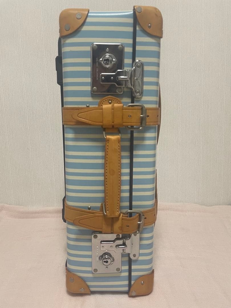 グローブトロッター　アズール　スーツケース　21インチ　キャリー　水色ストライプ