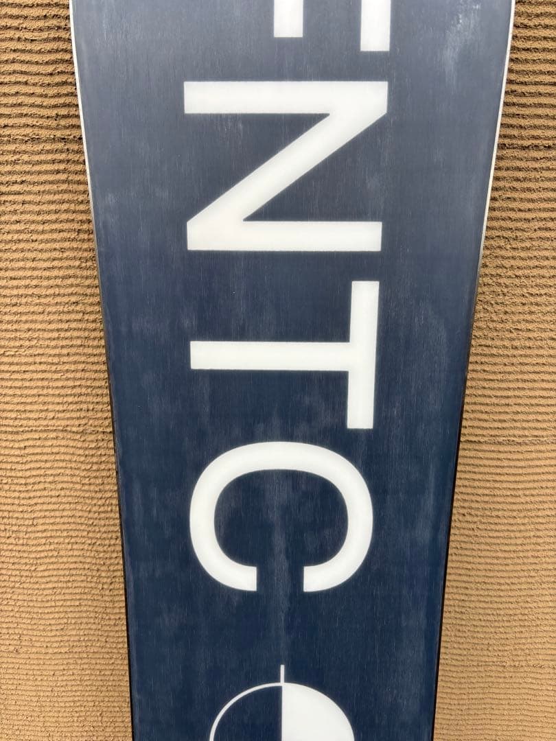 未使用 2022-2023年 FNTC SOT 147cm スノボ　グラトリ