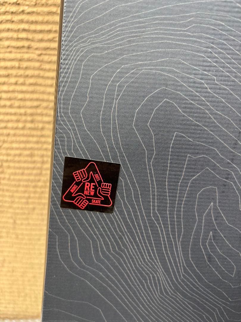 未使用 2022-2023年 FNTC SOT 147cm スノボ　グラトリ