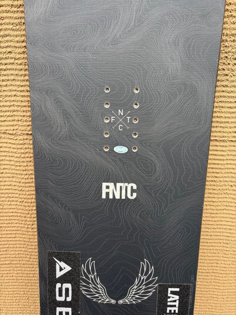 未使用 2022-2023年 FNTC SOT 147cm スノボ　グラトリ