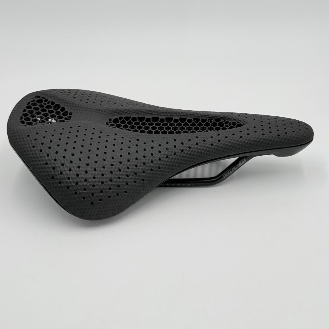 新車取り外し　スペシャライズド POWER PRO WITH MIRRORサドル