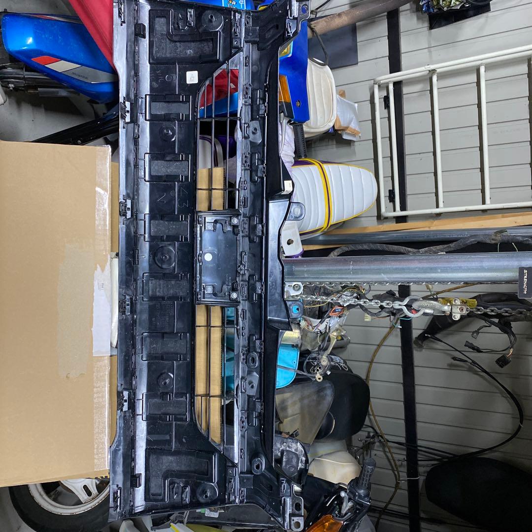 200系ハイエース ナロー　純正グリル