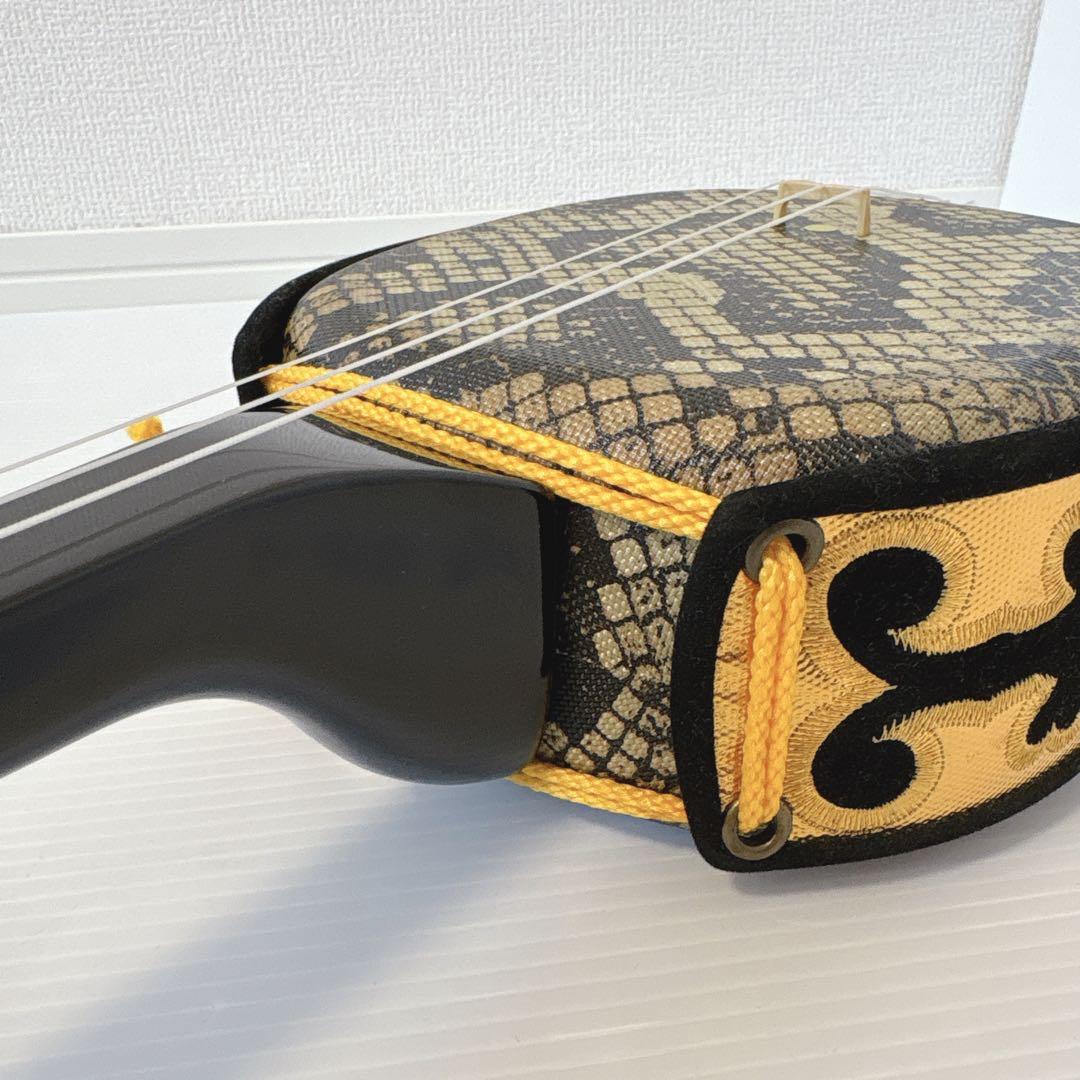 【美品】初心者セット 沖縄三線 三味線 人工革 蛇 ヘビ 入門 民族楽器 弦楽器