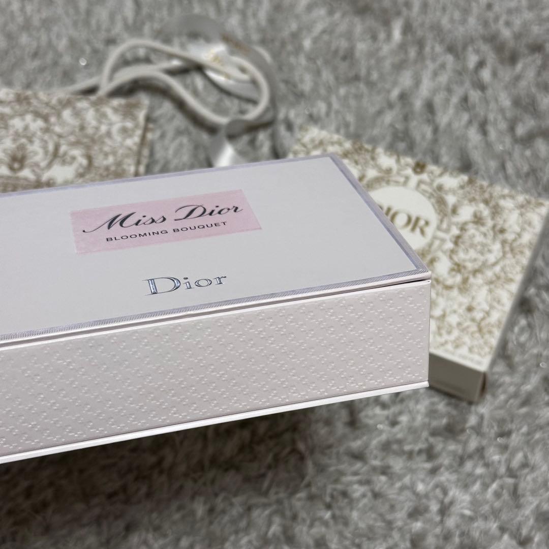 Miss Dior Blooming Bouquet クリスマスコフレ2024