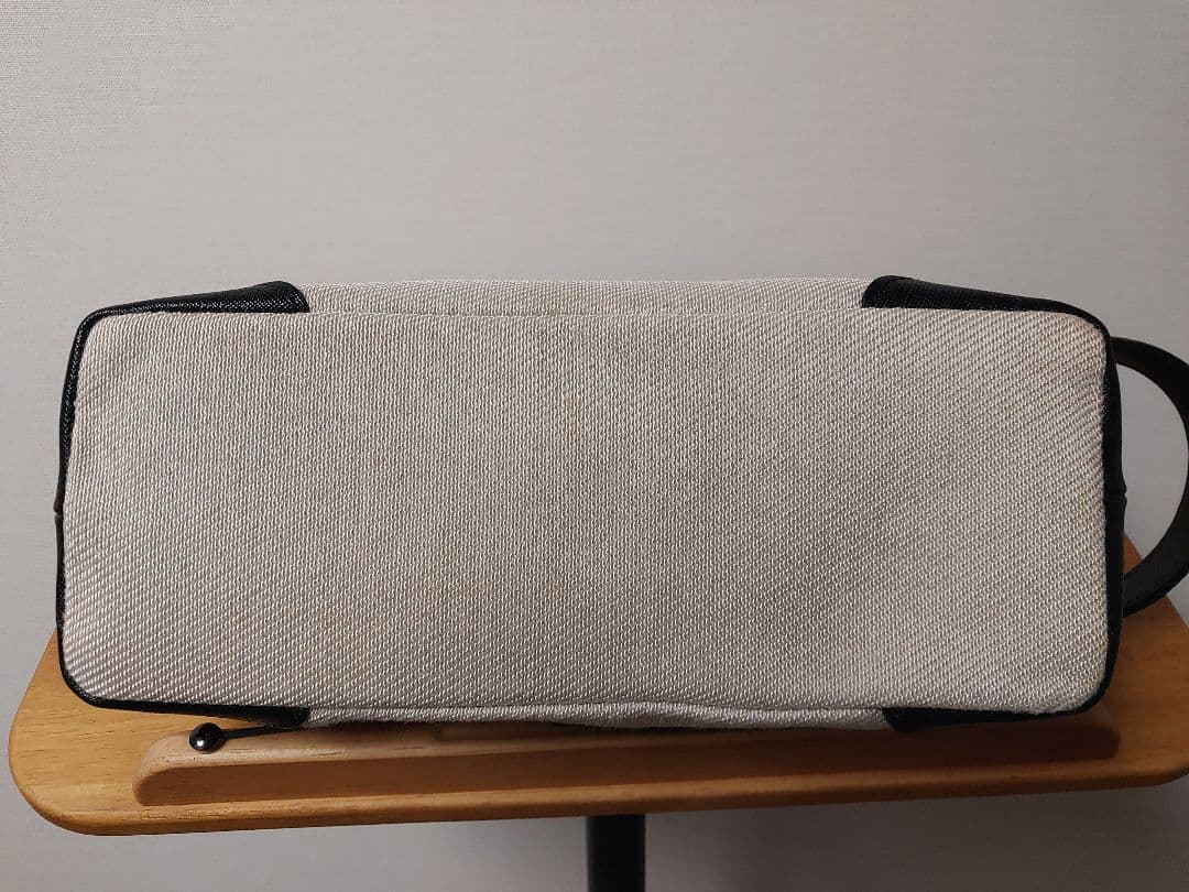 美品　ペッレモルビダ　セカンド　クラッチバッグ　ブラック