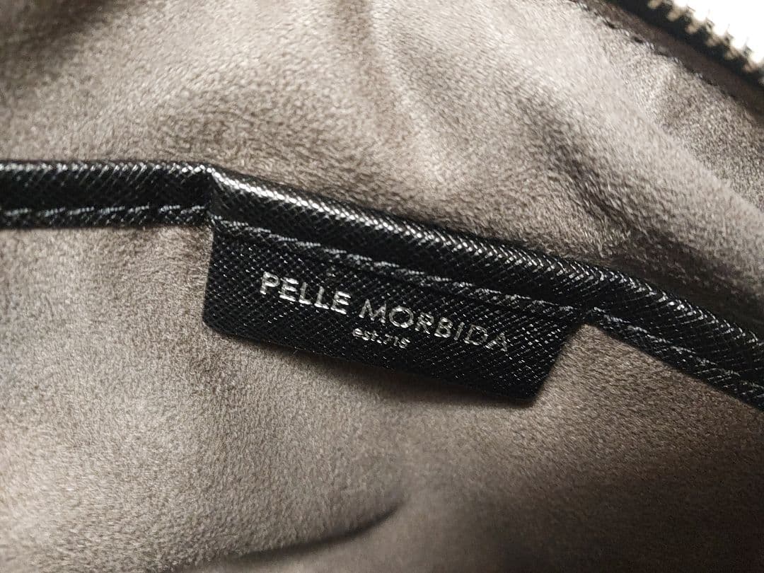 美品　ペッレモルビダ　セカンド　クラッチバッグ　ブラック