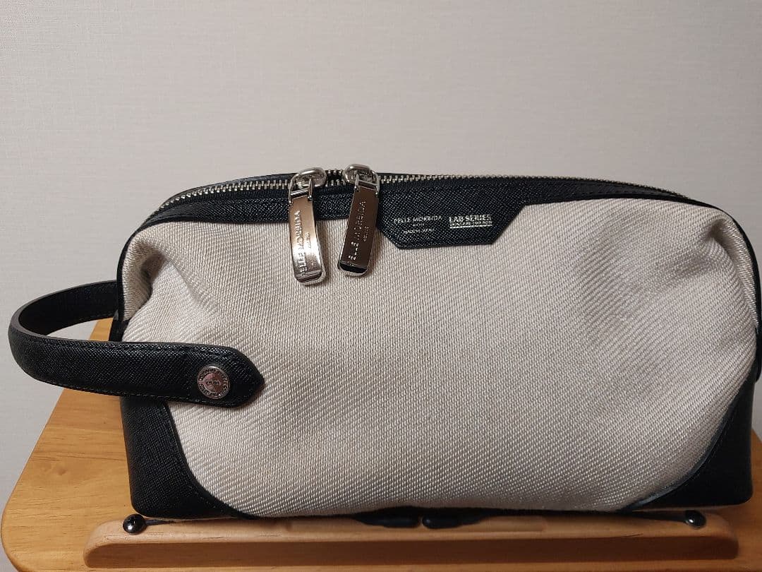 美品　ペッレモルビダ　セカンド　クラッチバッグ　ブラック