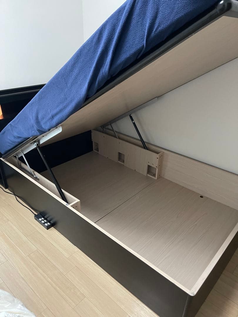 油圧式　収納ベッド セミダブル　マットレス黒 ネイビー