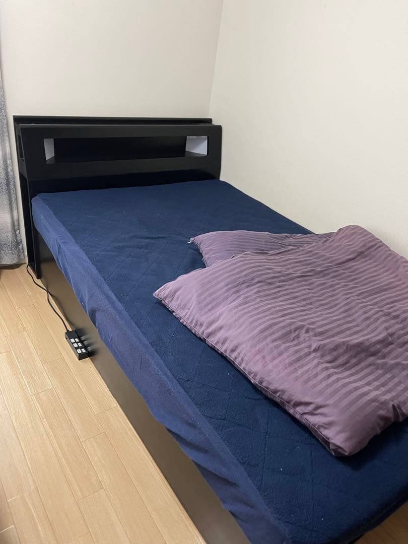 油圧式　収納ベッド セミダブル　マットレス黒 ネイビー