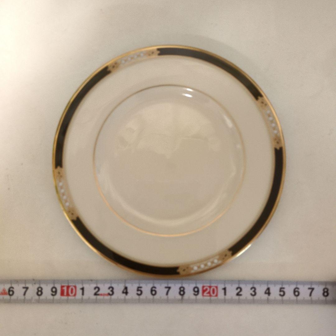 レノックス　ディナー皿、中皿、パン皿セット4セットずつ計12枚（収納ケース付）