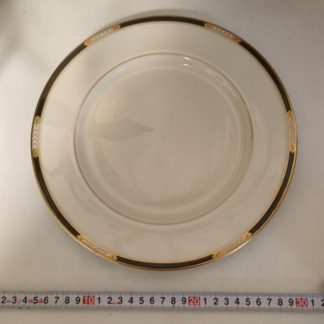 レノックス　ディナー皿、中皿、パン皿セット4セットずつ計12枚（収納ケース付）