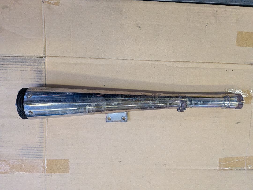 sr400 から取外し　スーパートラップ　マフラー　スリップオン