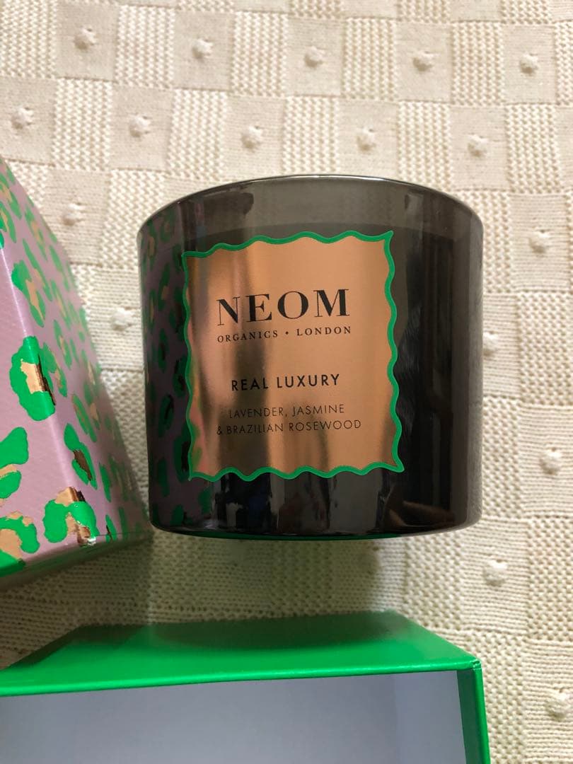 新品　箱付き　未使用　NEOM キャンドル 420g