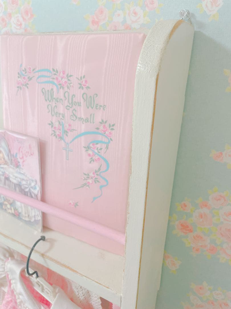 ハンドメイド　アンティーク風キルトバー付きブックシェルフ