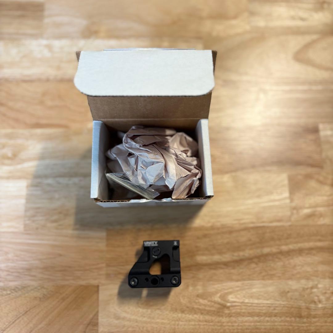 【実物】Unity Tactical _Trijicon MRO マウント