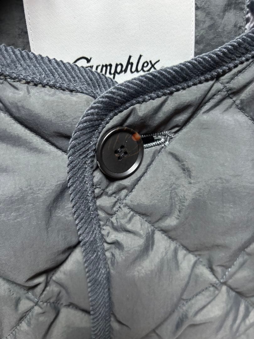 Gymphlex ジムフレックス キルトダウン ショートベスト　チャコール