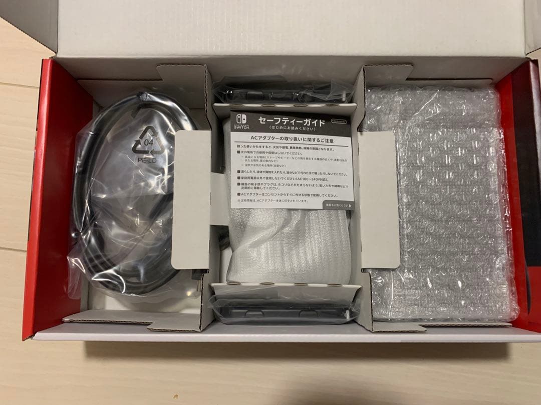 新品　未使用Nintendo Switch 本体 青/オレンジ