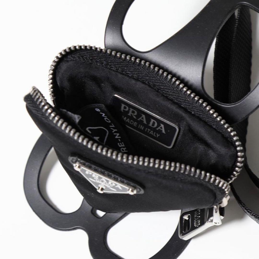 PRADA(プラダ) Re-Nylon三角ポーチ付スマホストラップ ブラック新品