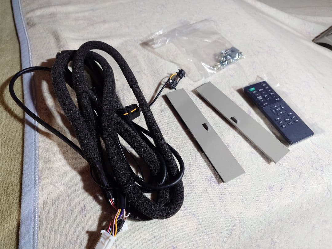 トヨタ フリップダウンモニター V12T-R68C