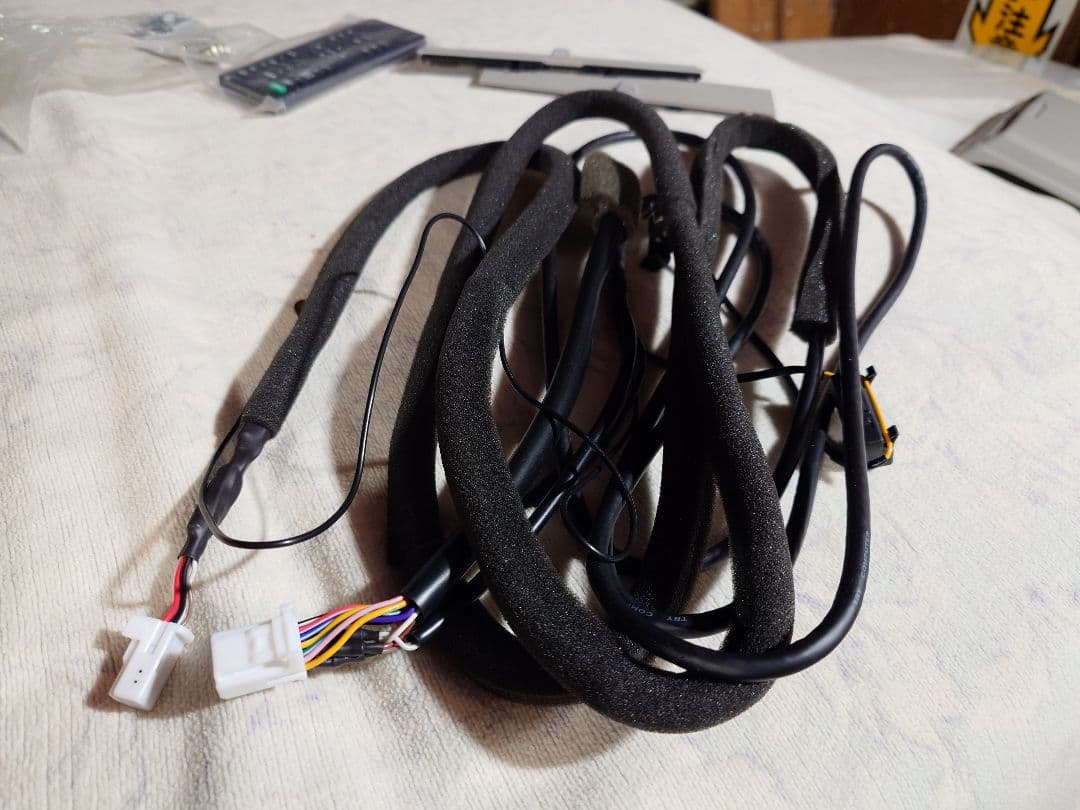 トヨタ フリップダウンモニター V12T-R68C