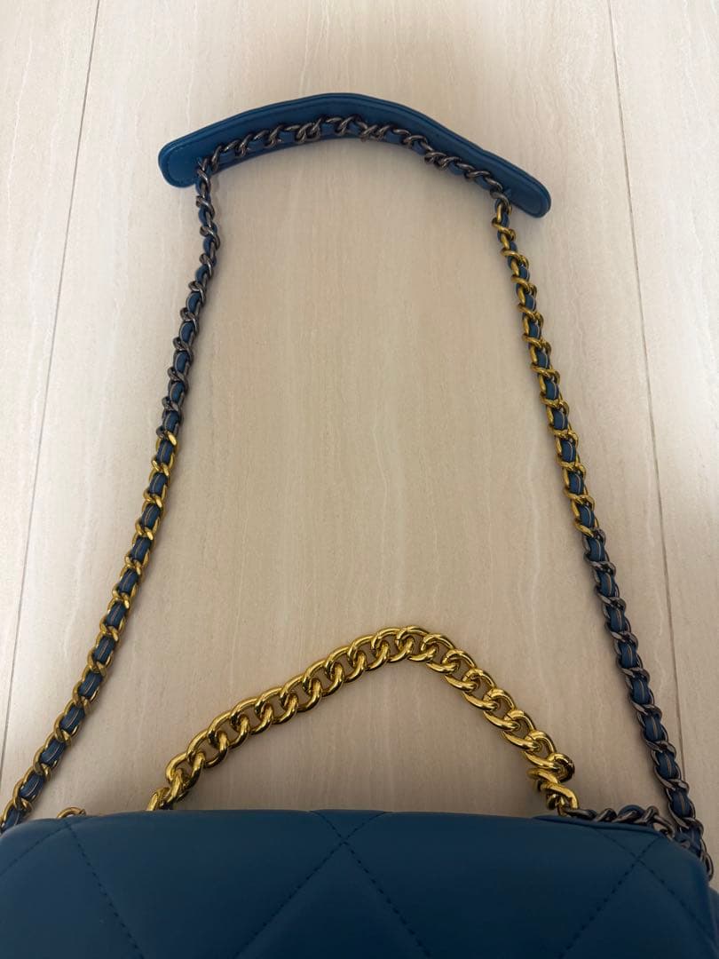 CHANEL ブルー チェーンバッグ