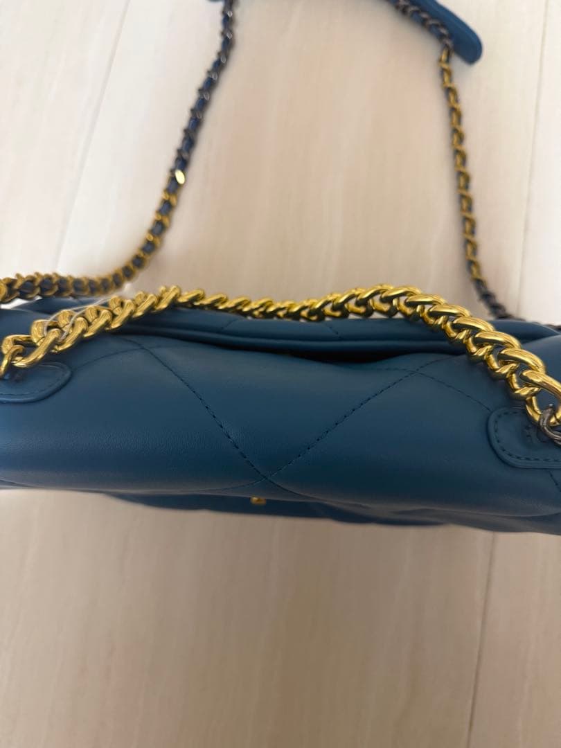 CHANEL ブルー チェーンバッグ