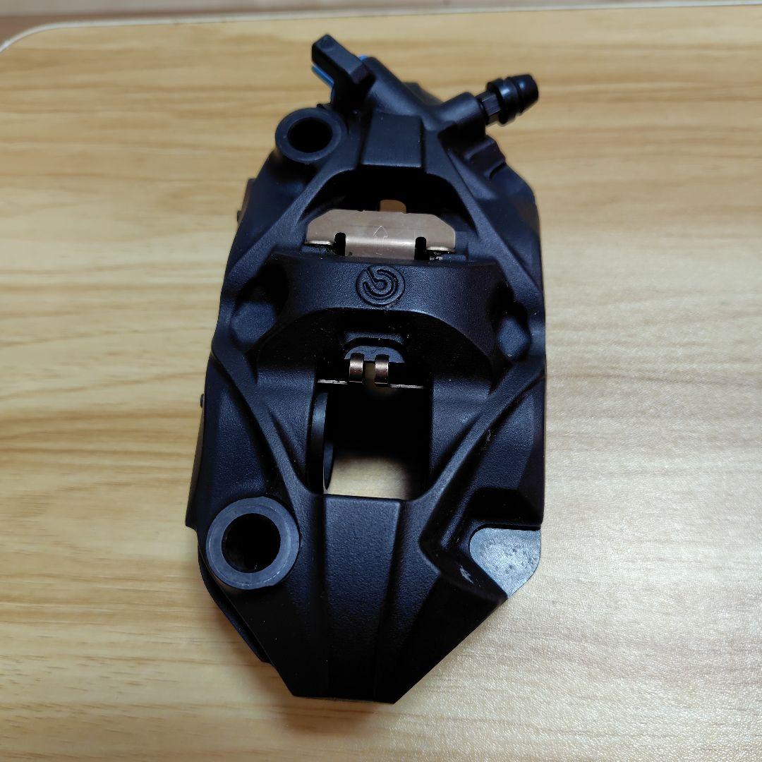 brembo　GSX-S1000　KATANA用　純正ブレーキキャリパー