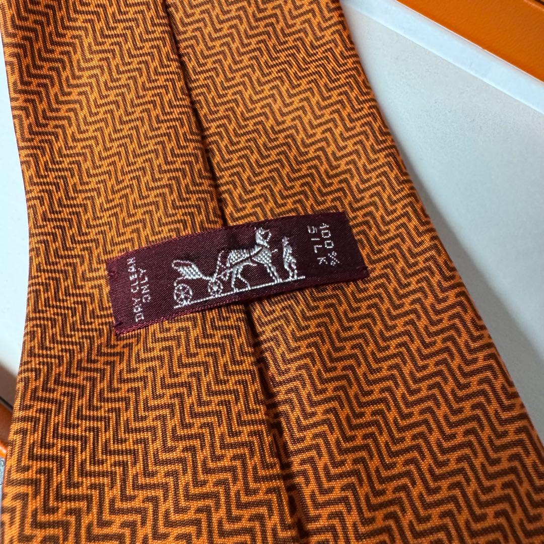 未使用 HERMES 隠しモチーフ H柄 シェブロン ネクタイ エルメスオレンジ