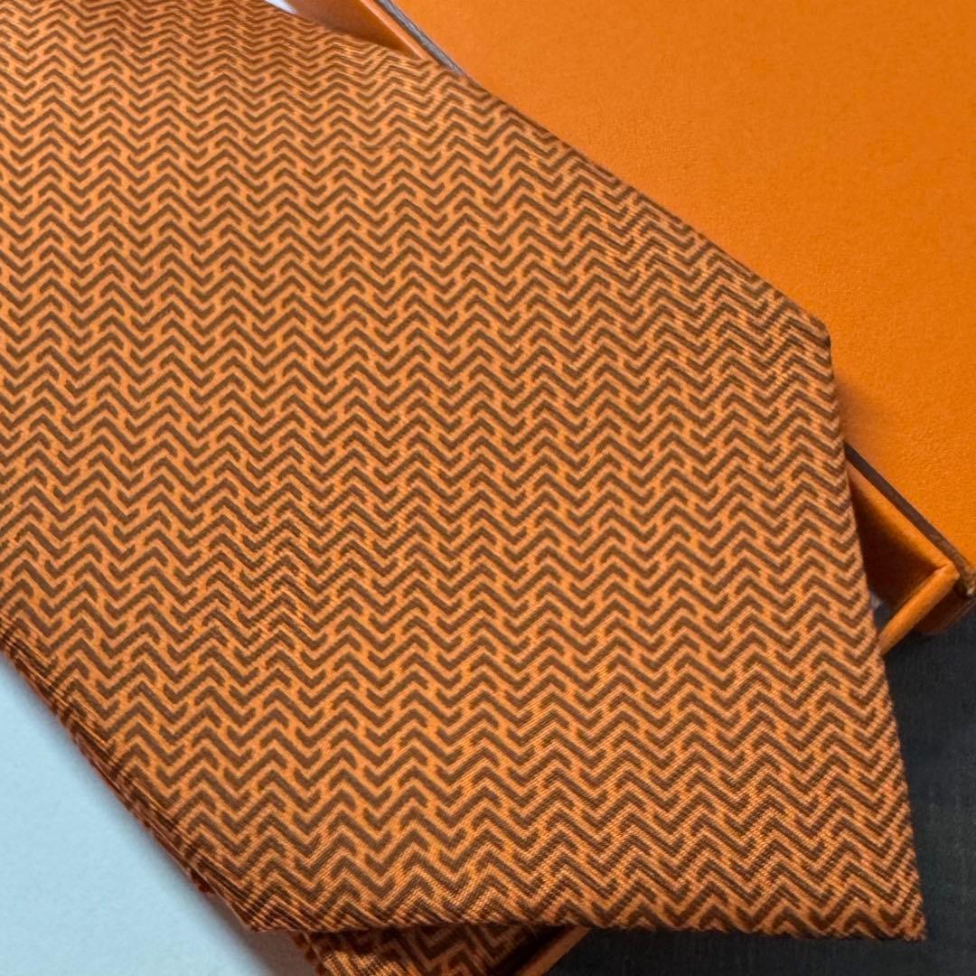 未使用 HERMES 隠しモチーフ H柄 シェブロン ネクタイ エルメスオレンジ