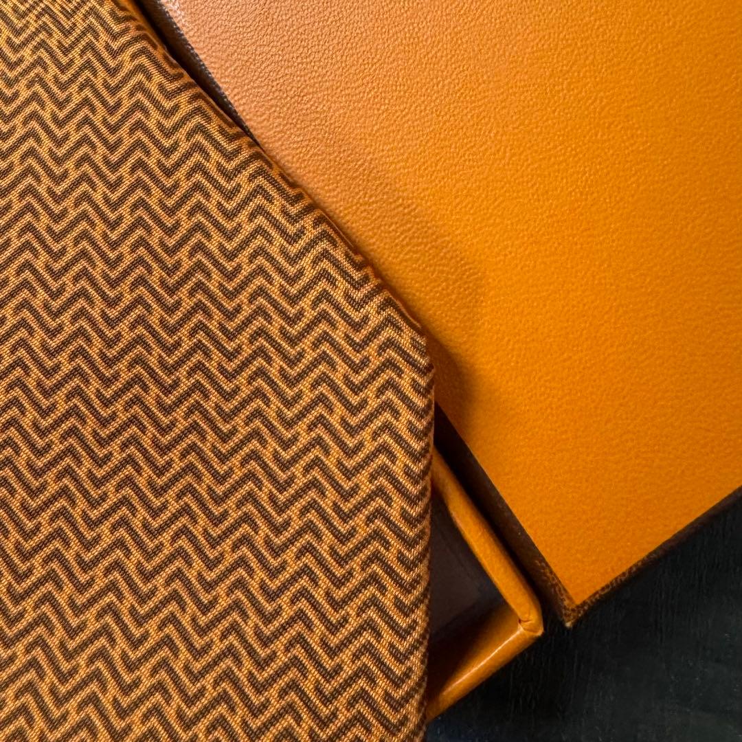 未使用 HERMES 隠しモチーフ H柄 シェブロン ネクタイ エルメスオレンジ