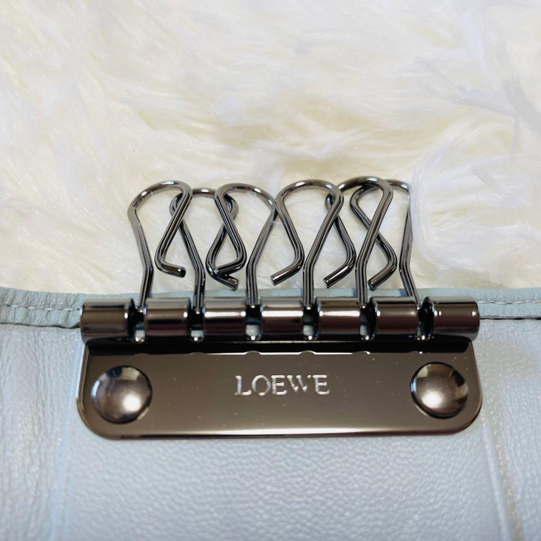 ロエベ　LOEWE アナグラム　キーケース　ほぼ未使用　極美品　箱付き