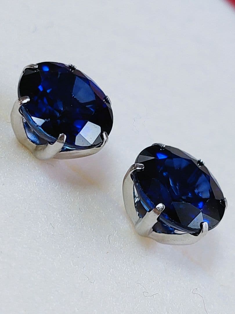新入荷 未使用品 pt900 大粒天然ブルーサファイア ピアス