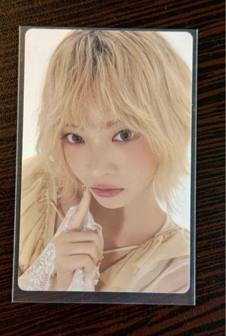 ルセラフィム HOT アメリカ target 限定 トレカ ウンチェ