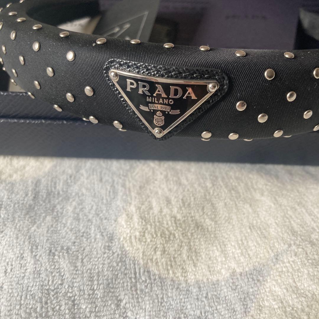 PRADAカチューシャ