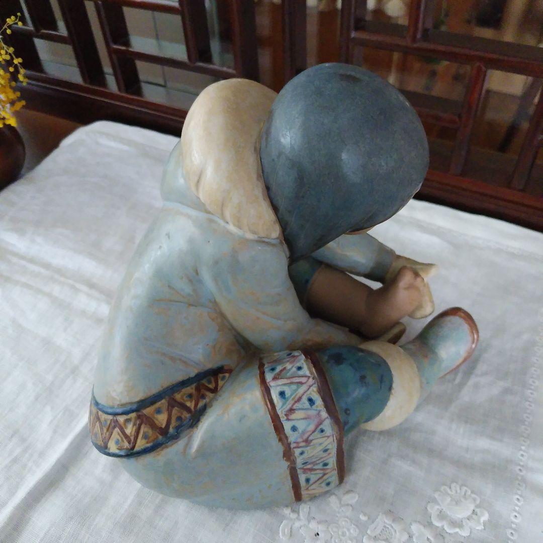 リヤドロ　(グレス）冷たい足のエスキモ―の少女